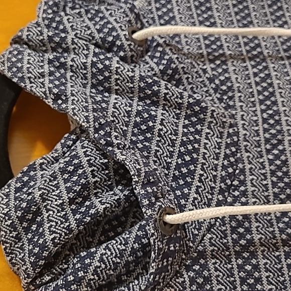 Bench hoodie - Picture 6 of 9